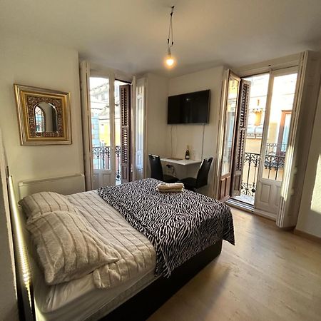 Room In Plaza Mayor Madrid Exterior photo