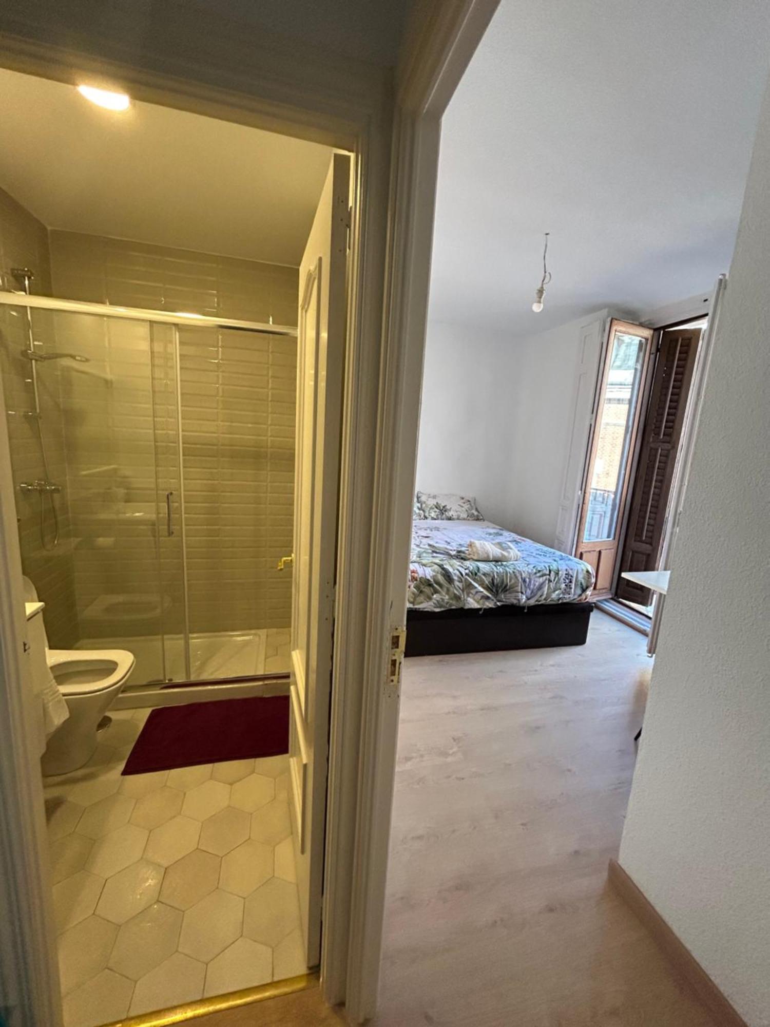 Room In Plaza Mayor Madrid Exterior photo